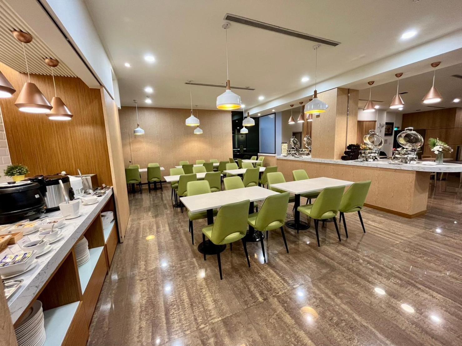 San Juan Easy Stay Inn Tainan Extérieur photo